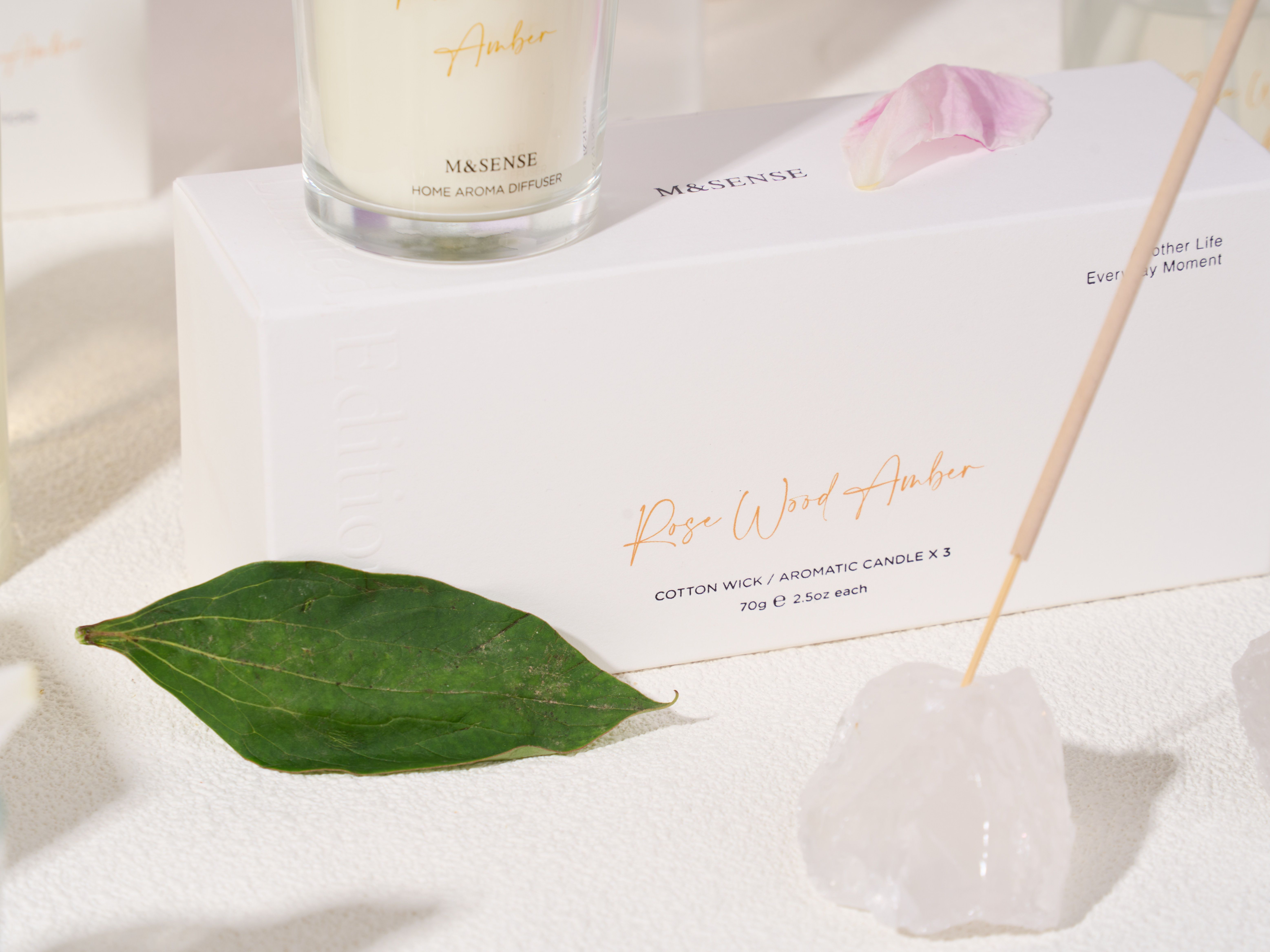 مجموعة الأبيض البسيط