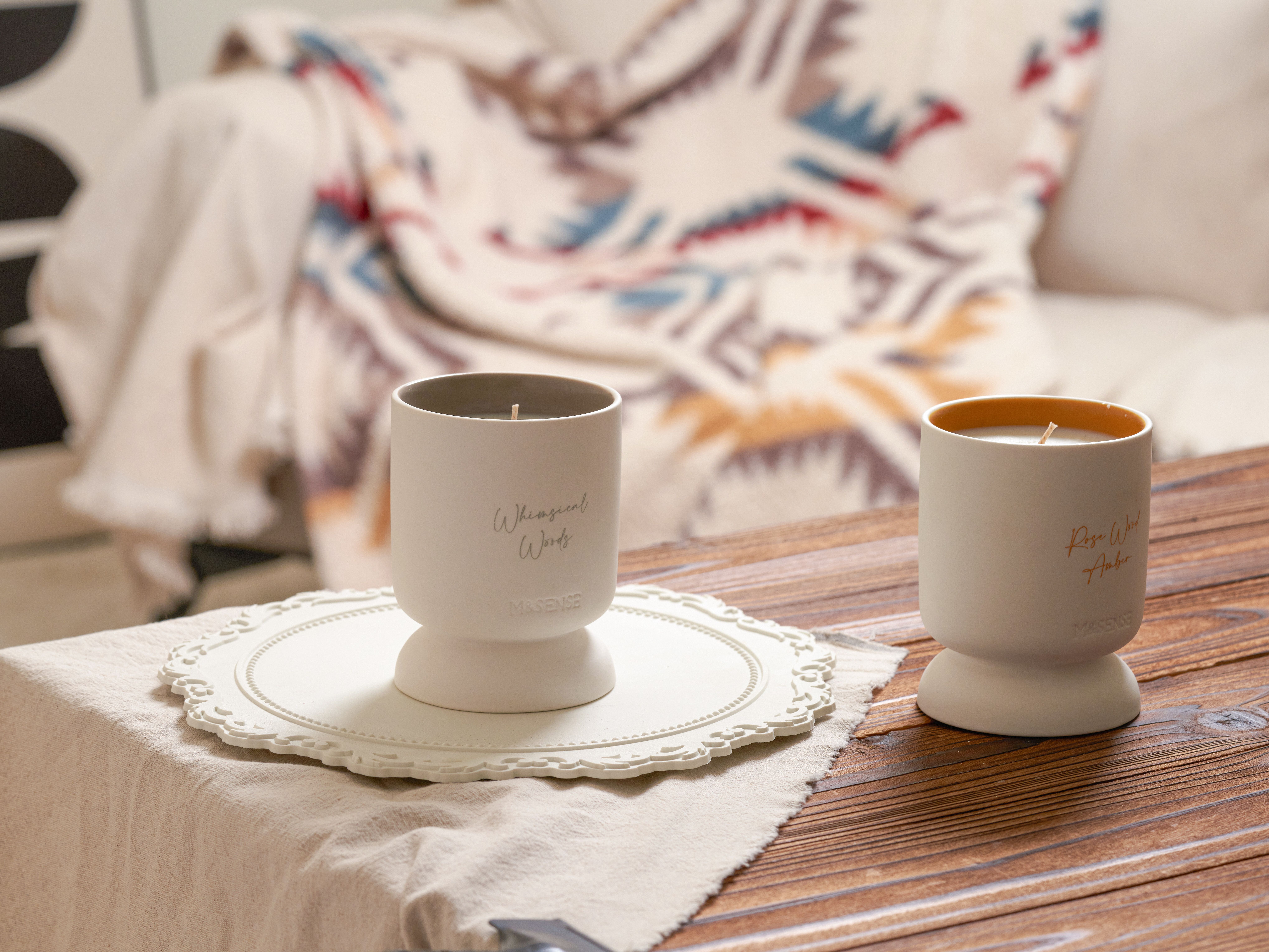 مجموعة الأبيض البسيط