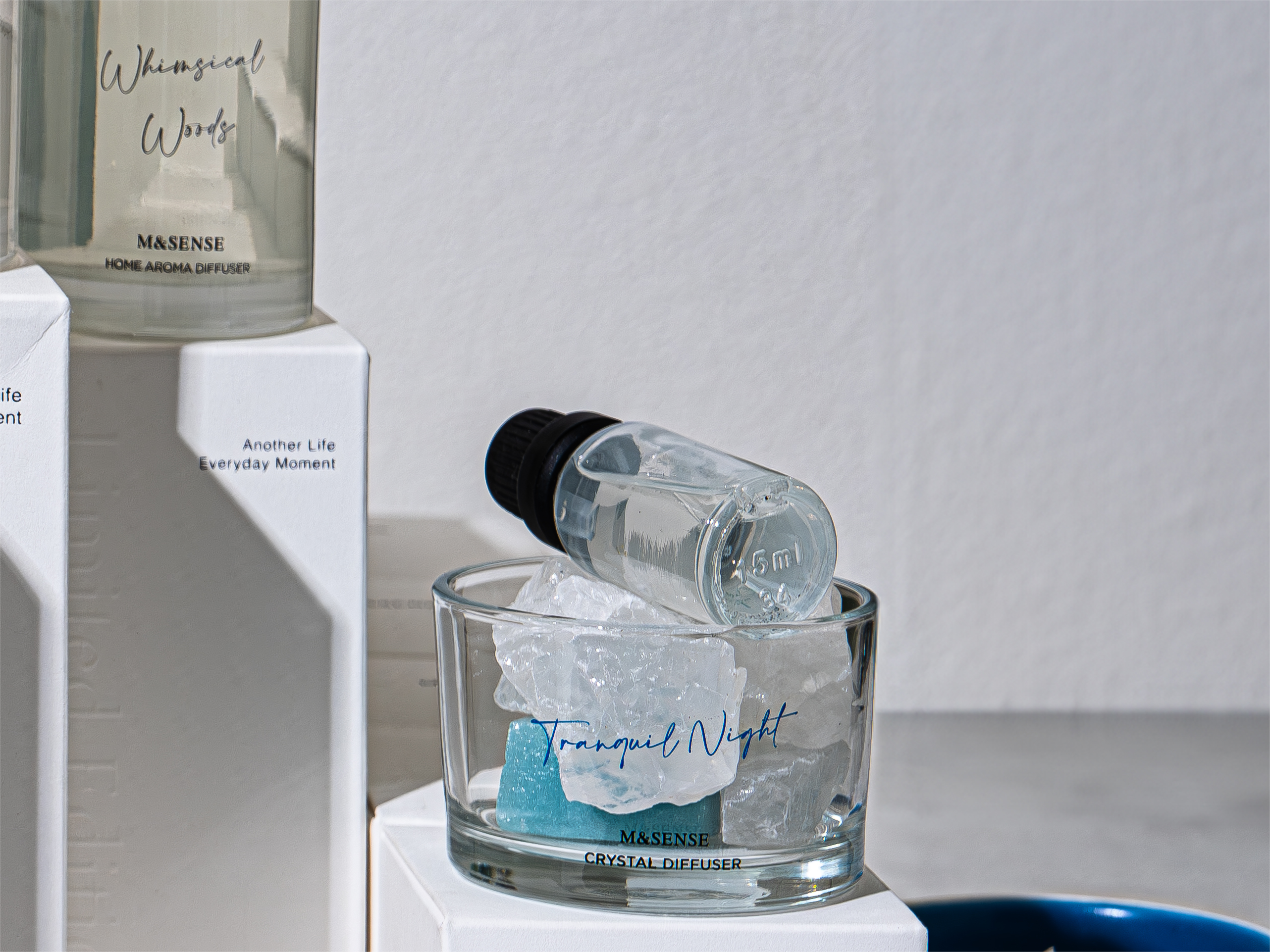 مجموعة الأبيض البسيط