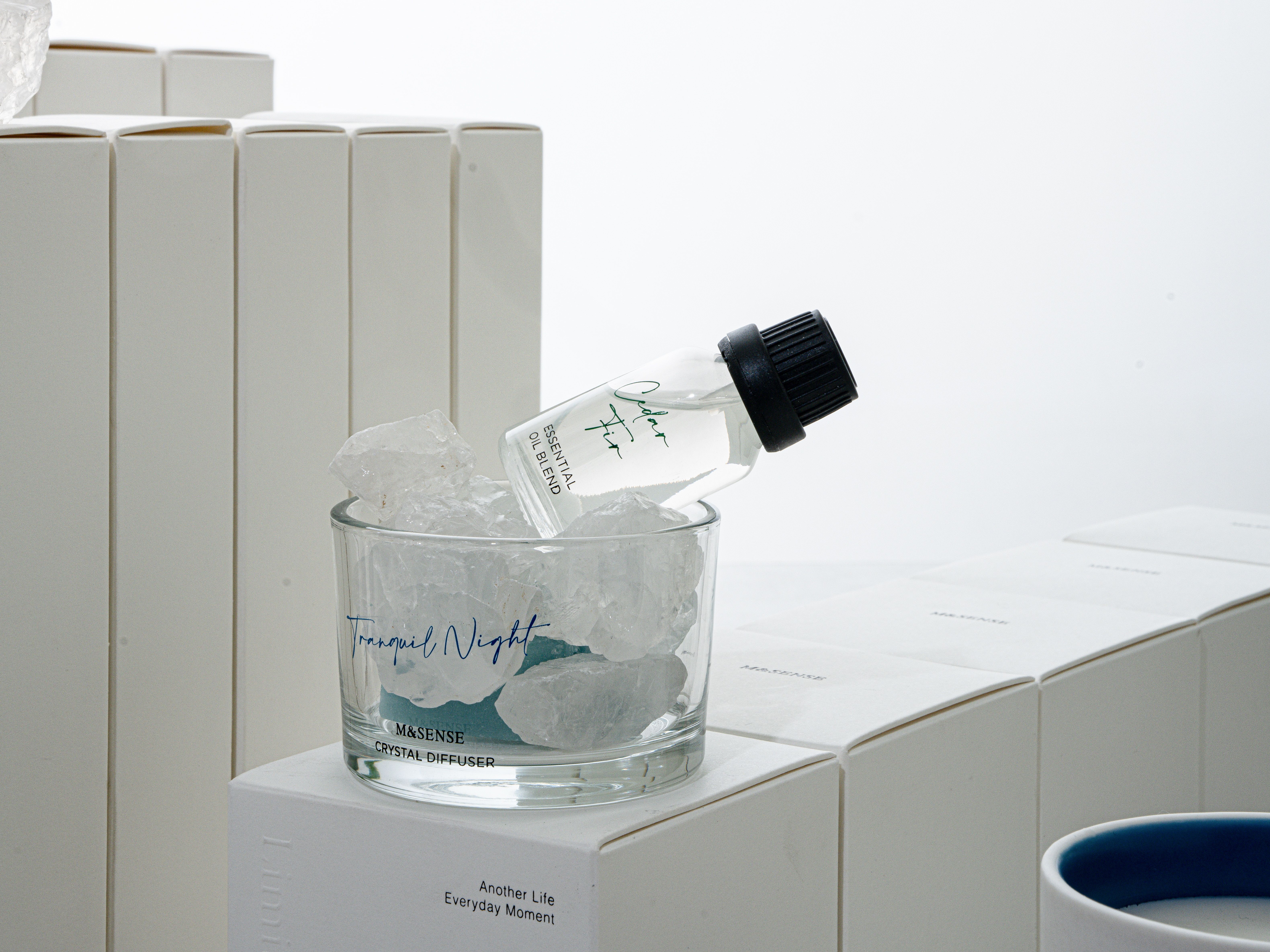 مجموعة الأبيض البسيط