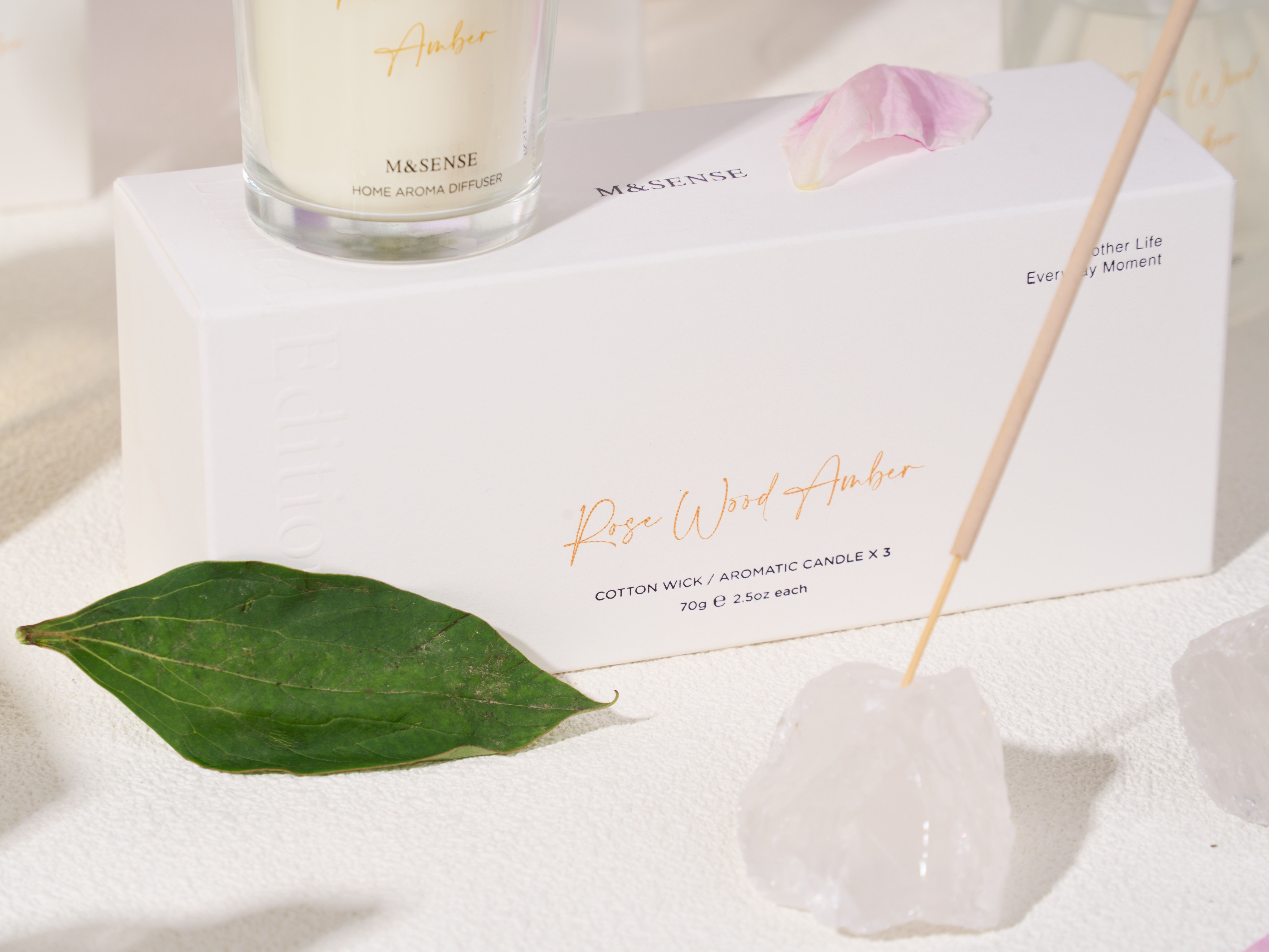 مجموعة الأبيض البسيط